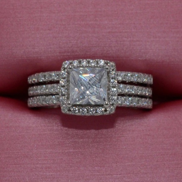 2 Pcs Princess Stackable Engagement Wedding Rings - Picture 2 of 4